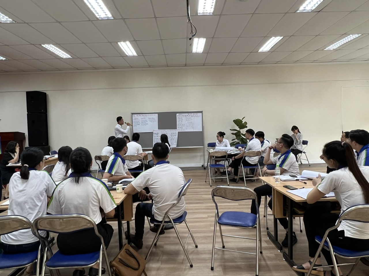 Buổi đào tạo và workshop quản trị cùng doanh nghiệp — 12